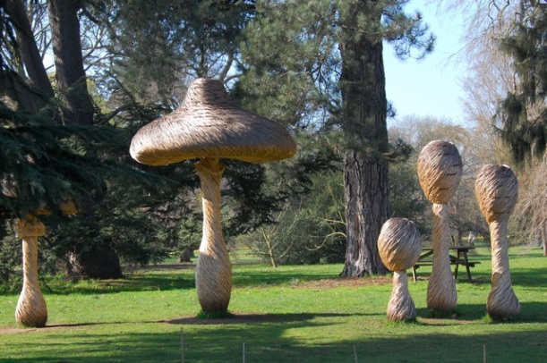 willow mushroom sculptures